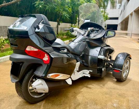 CAN-AM SPYDER RT-S 